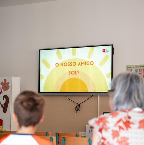 Junta de Freguesia promove a&ccedil;&atilde;o de sensibiliza&ccedil;&atilde;o sobre prote&ccedil;&atilde;o solar no Centro Escolar de Famalic&atilde;o