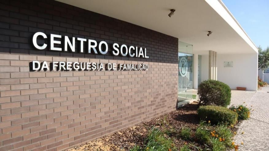 Centro de Sa&uacute;de de Famalic&atilde;o em Instala&ccedil;&otilde;es Provis&oacute;rias