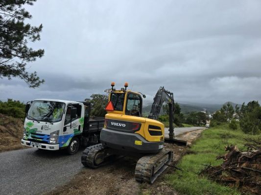 Junta de Freguesia e C&acirc;mara Municipal iniciam interven&ccedil;&atilde;o conjunta na estrada entre Casal Mota e Serra da Pescaria